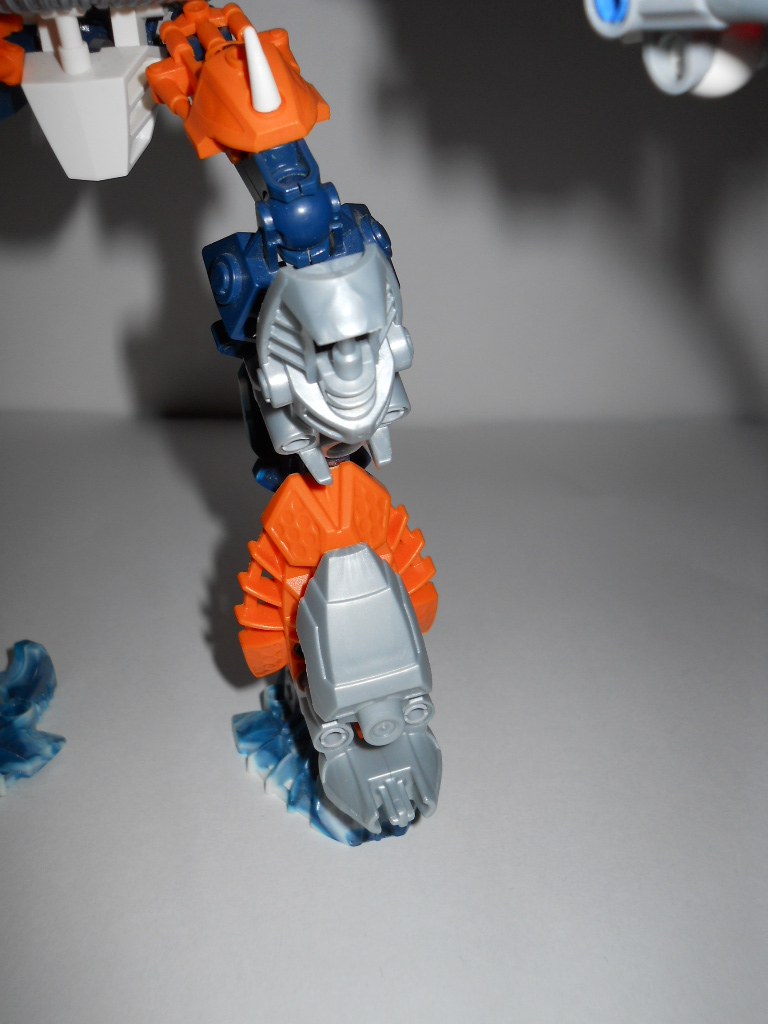 orange_self-moc_2_004.jpg