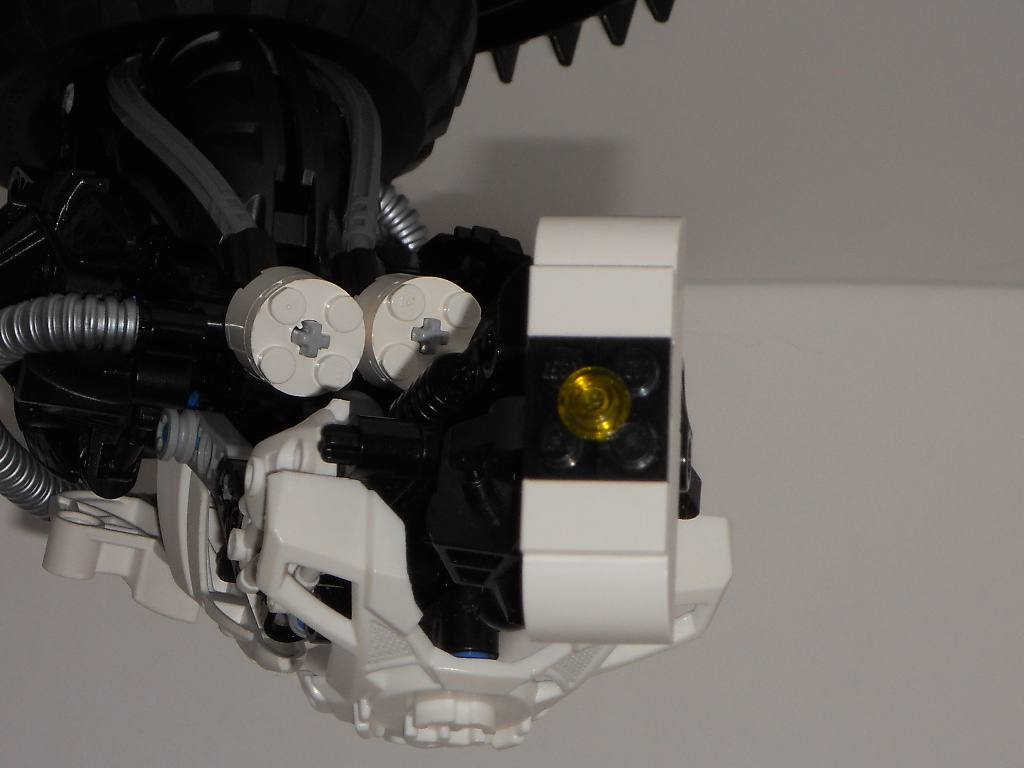 glados_lego_2_004.jpg