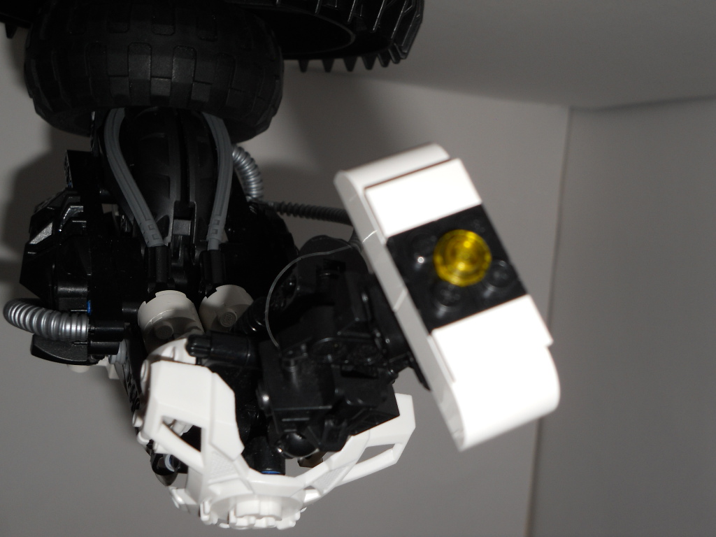 lego_glados_007.jpg
