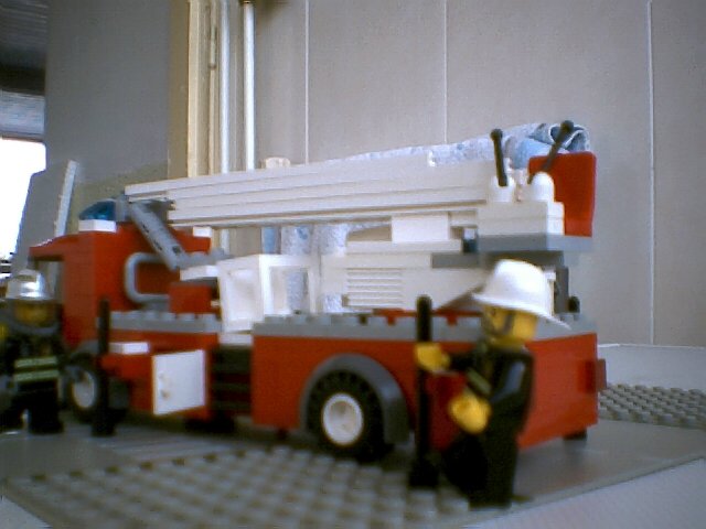 fire_truck_rescue_vehicle_support_beams.jpg