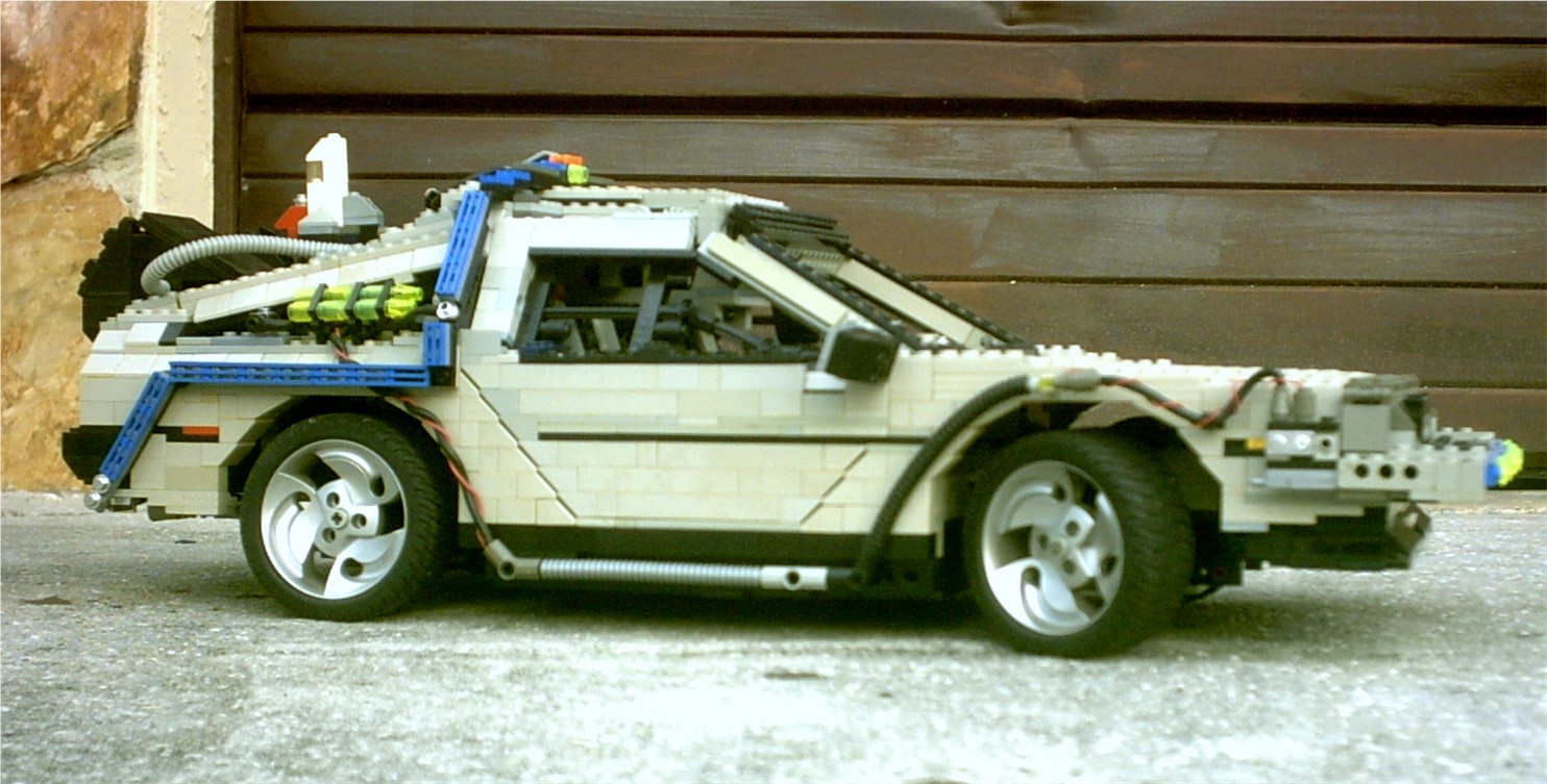 01delorean.jpg