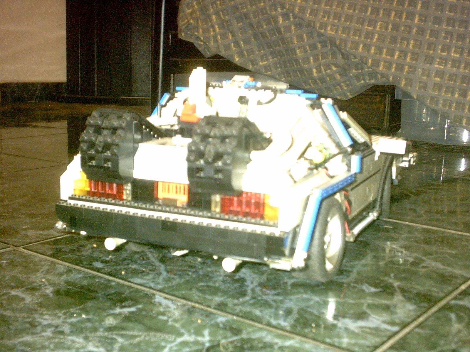 delorean_rear_3.jpg