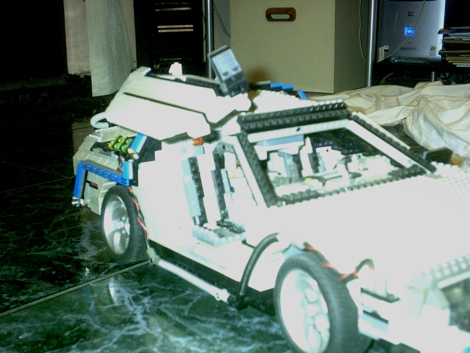 delorean_side3.jpg