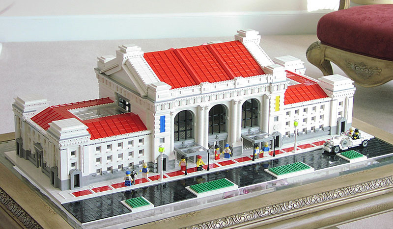 lego_huge_train_station.jpg