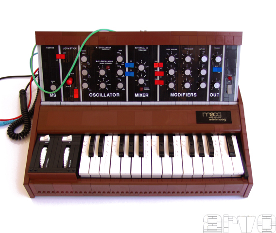 minimoog_01.jpg