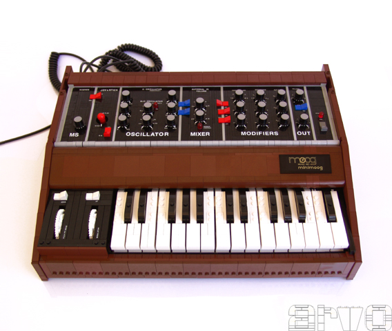 minimoog_02.jpg