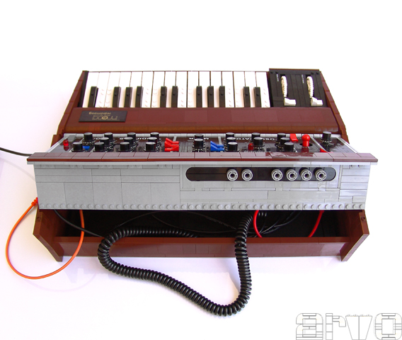minimoog_05.jpg