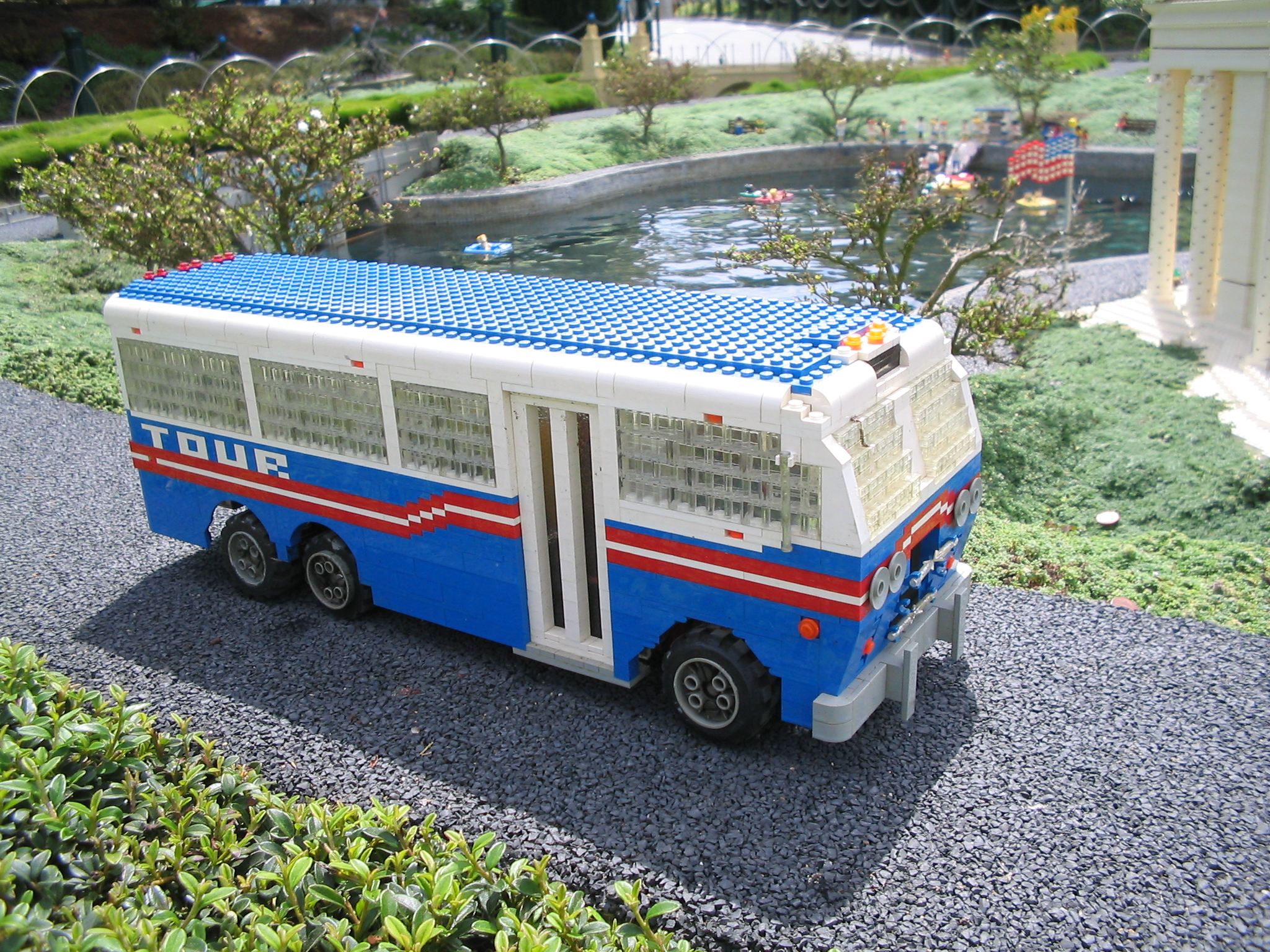 tour_bus.jpg