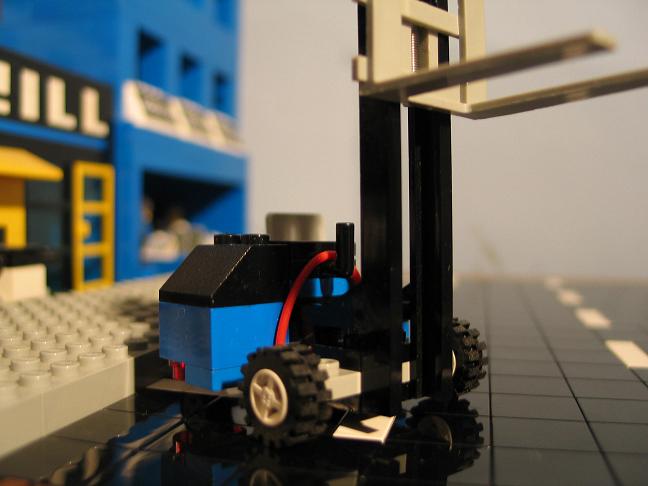 forkliftofftruck04.jpg