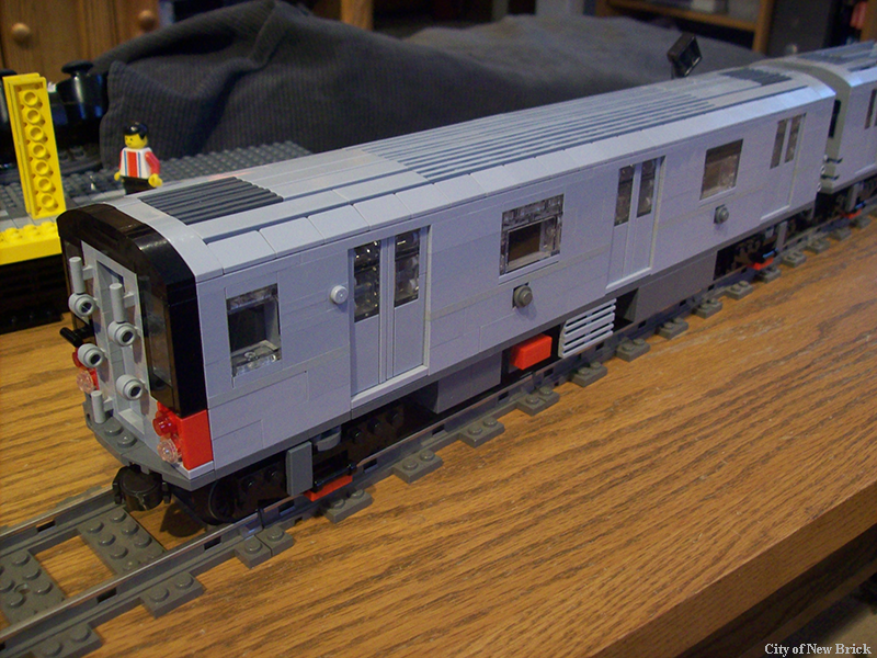 train-r142a-003.png
