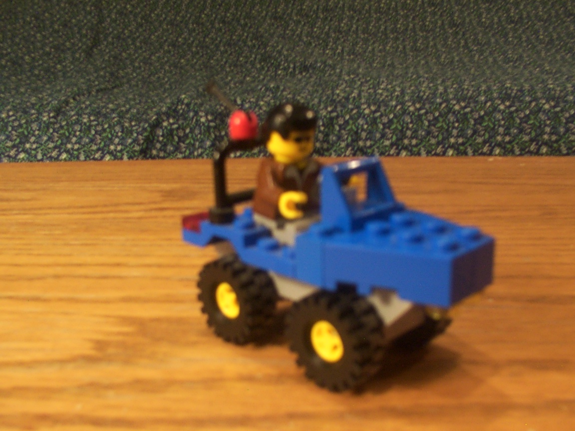 bluecar001.jpg