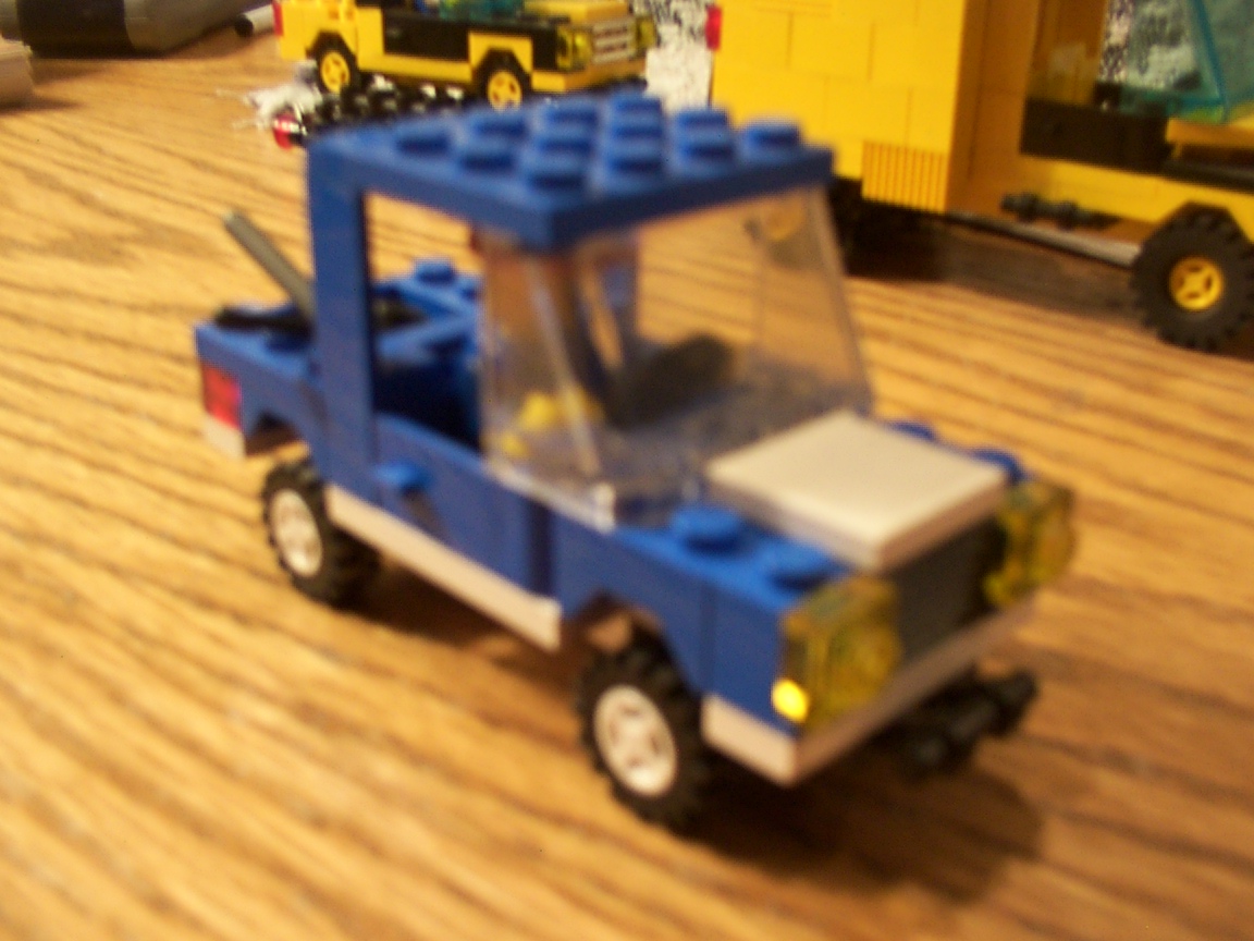 bluetruck001.jpg