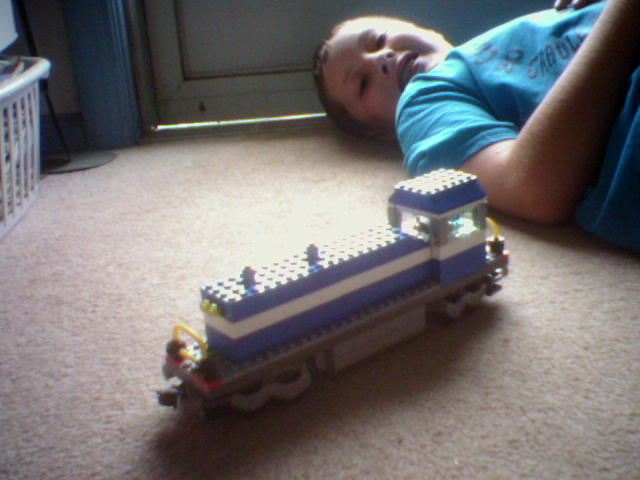 trainlego.jpg