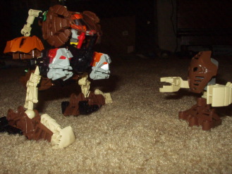 bioniclemechcomparison.jpg