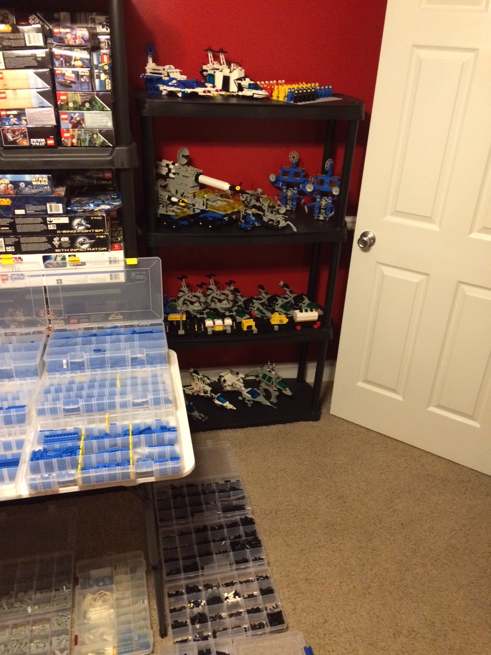 lego_room_classic_shelf.jpg