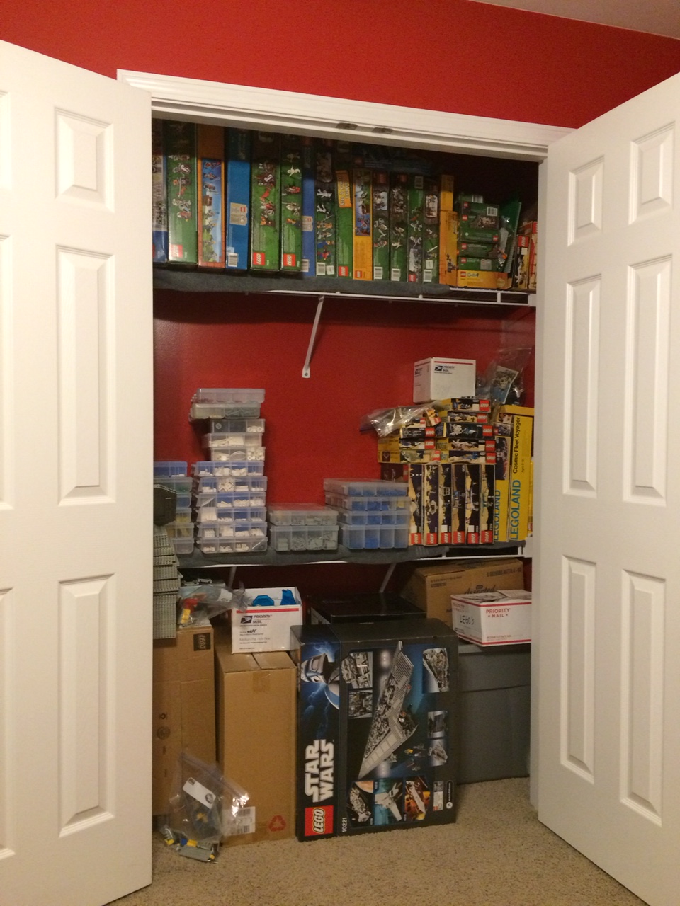 lego_room_closet.jpg