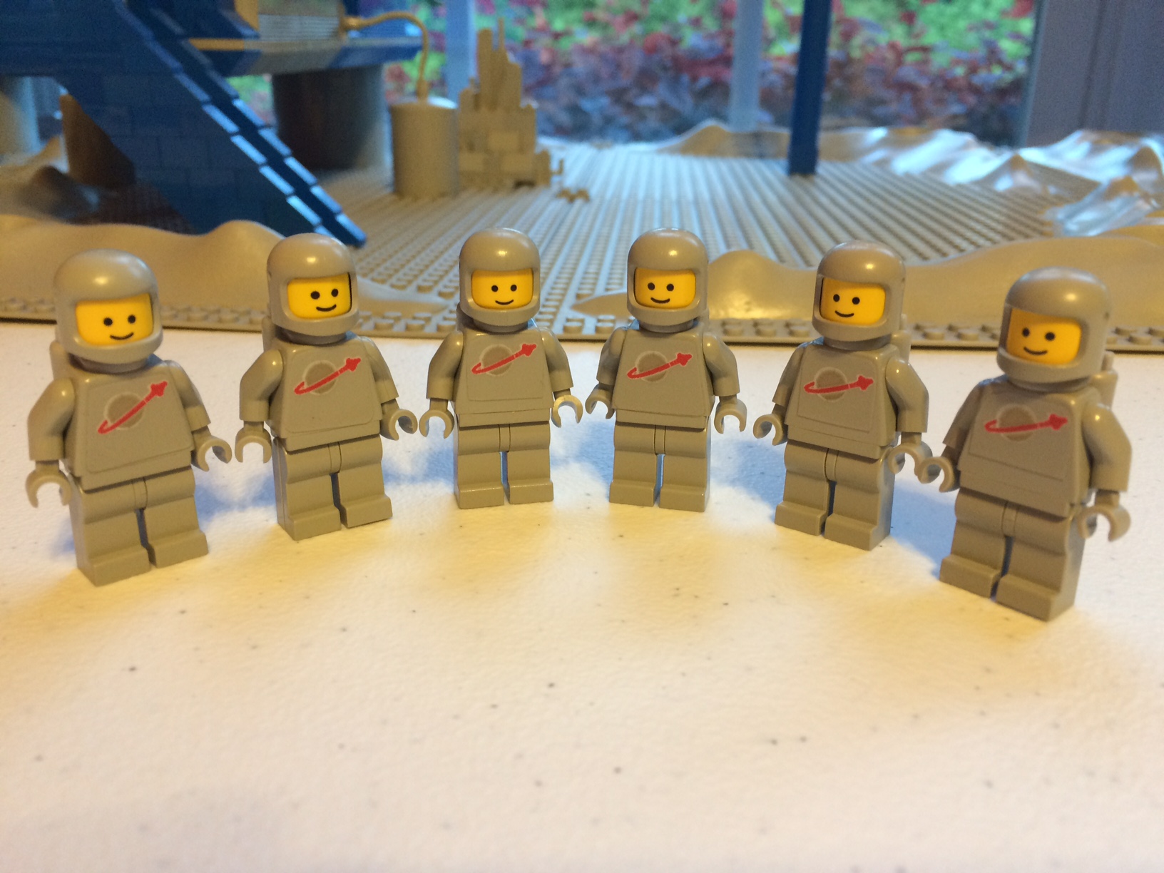 lego_room_gray_figures.jpg