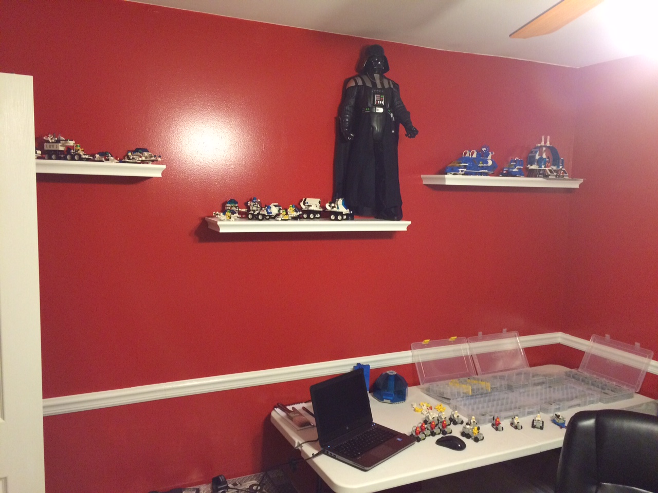 lego_room_shelf.jpg