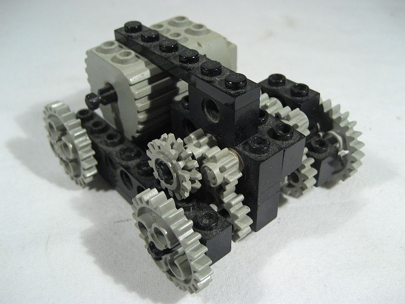 legobot-without-tracks.jpg