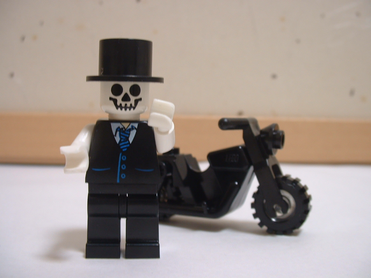 skelton_rider003.jpg