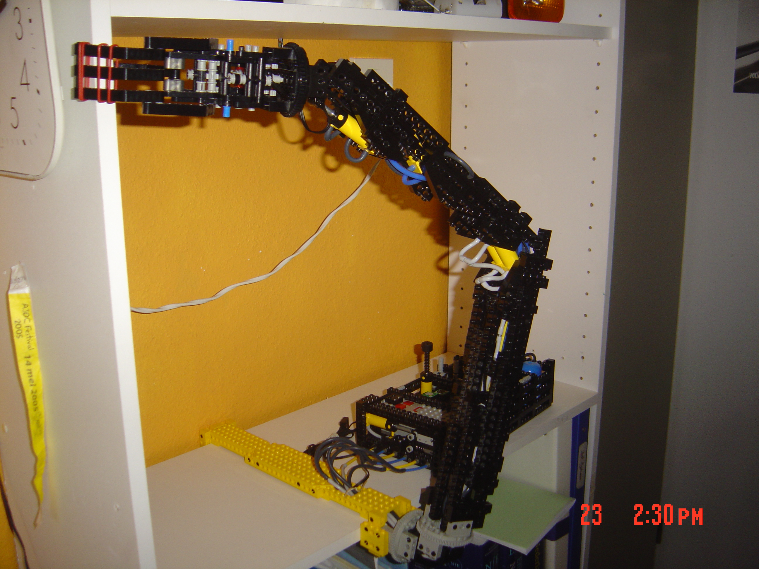 legoarm.jpg