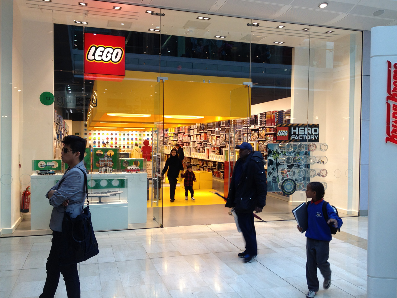legoshop01.jpg