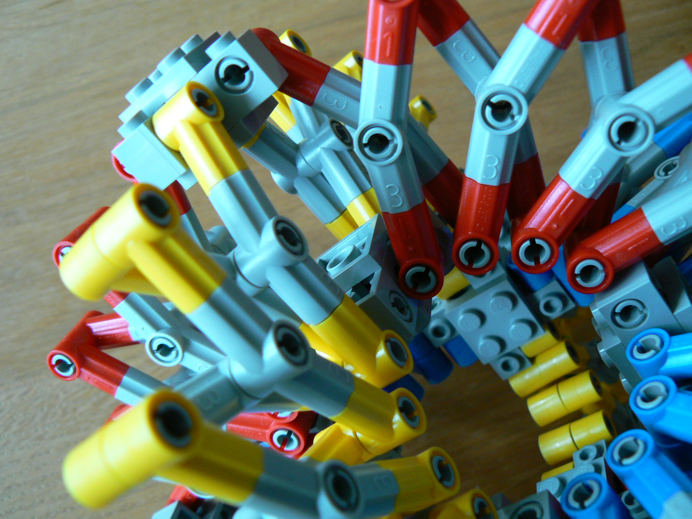 hoberman_sphere05.jpg