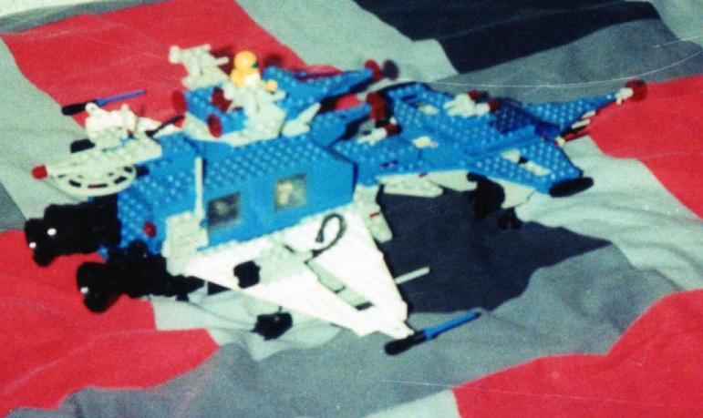 classic_space_ship01.jpg