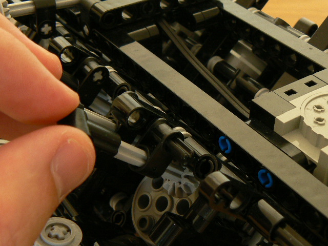 v8-221.jpg