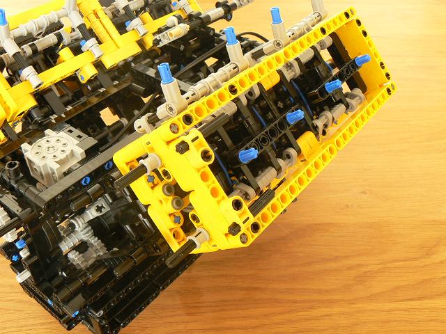 v8-353.jpg