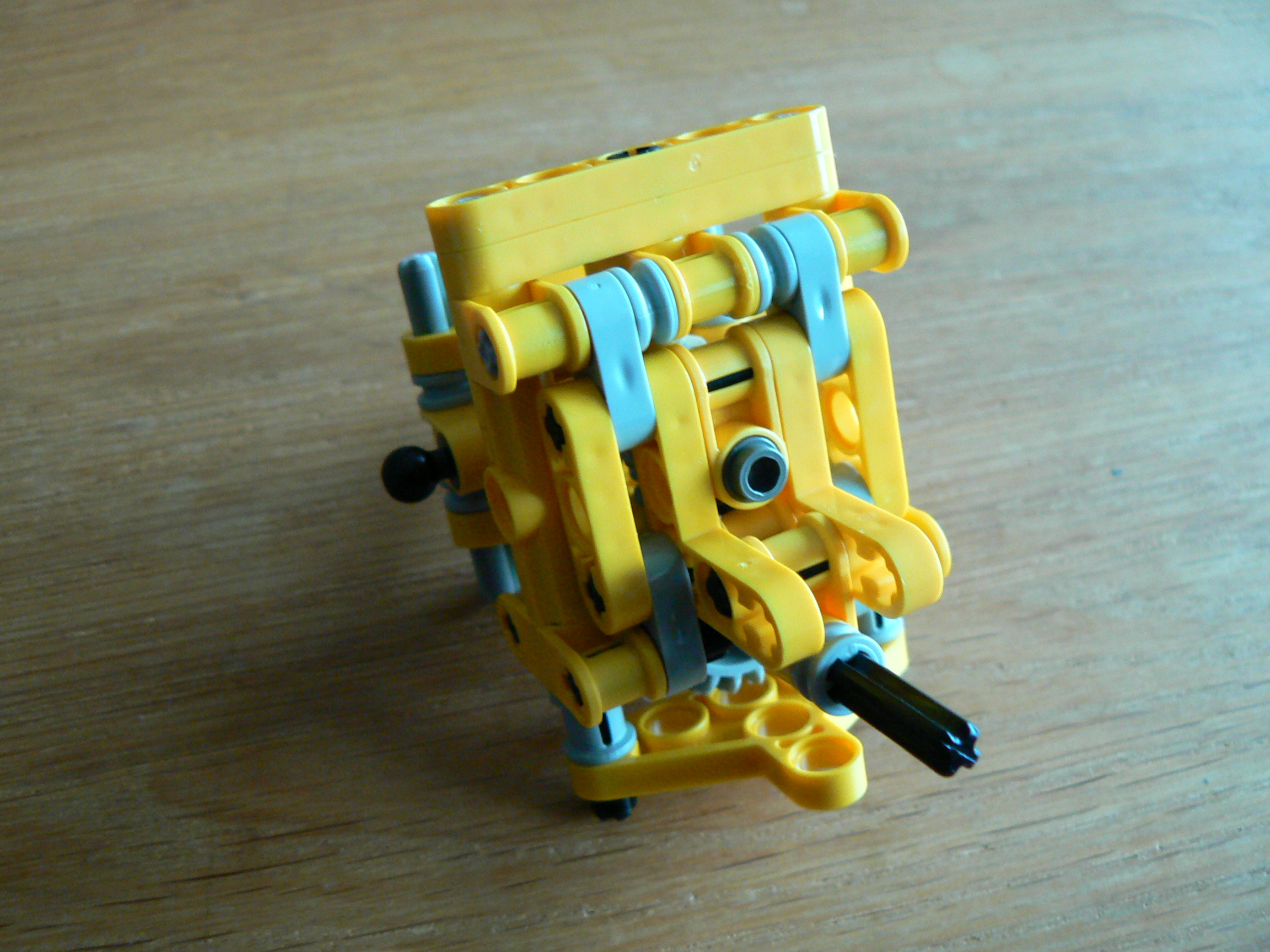 trialtruck_8x8_detail01.jpg