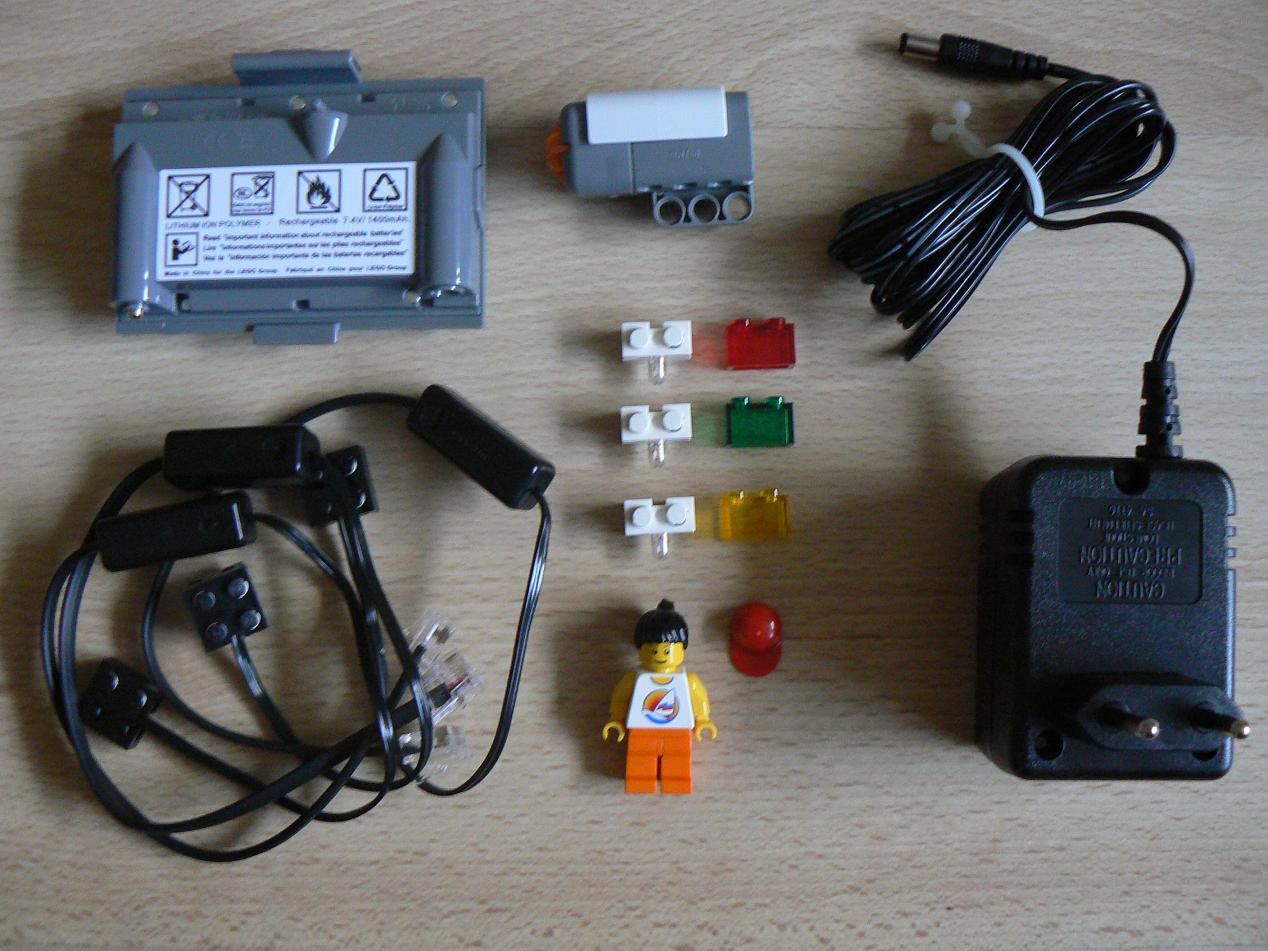 08-9797_extra_parts_compared_to_8527.jpg