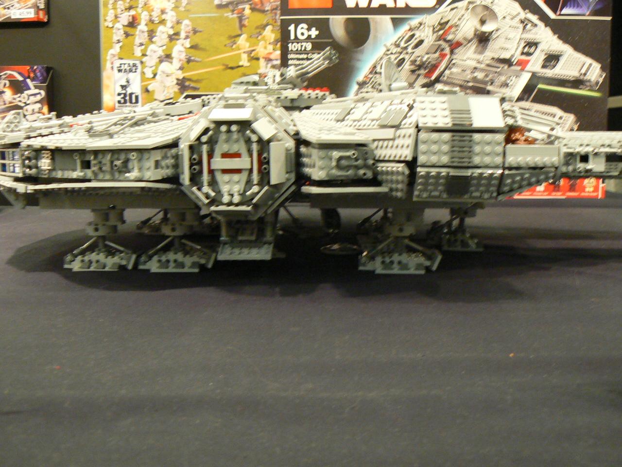 millennium_falcon_03.jpg