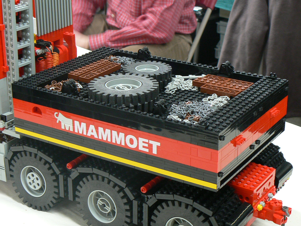 mercedes_actros_manmoet04.jpg