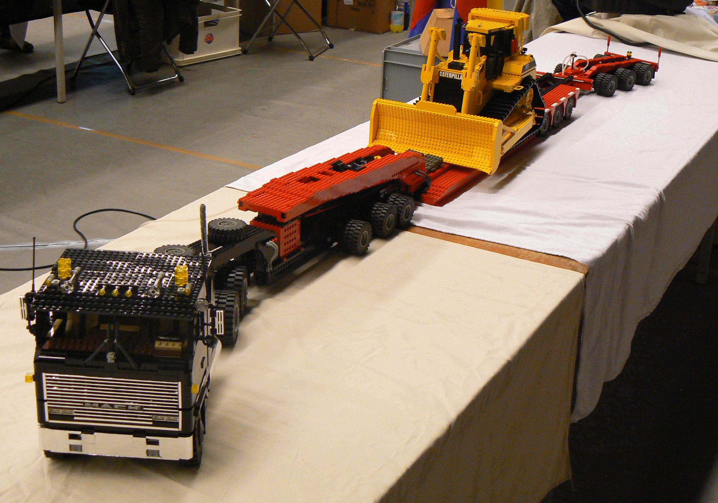 nhmv2008-004.jpg