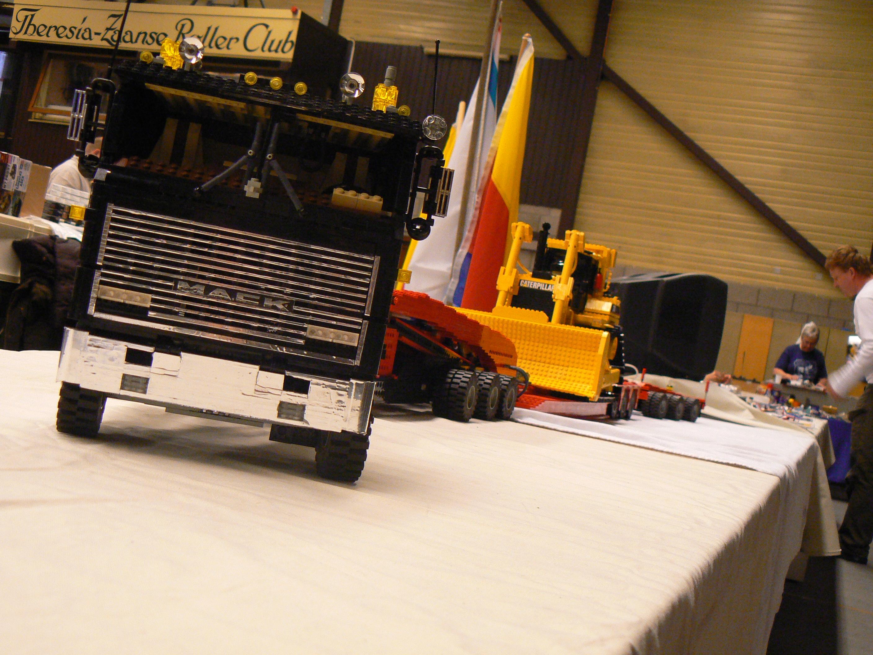 nhmv2008-005.jpg