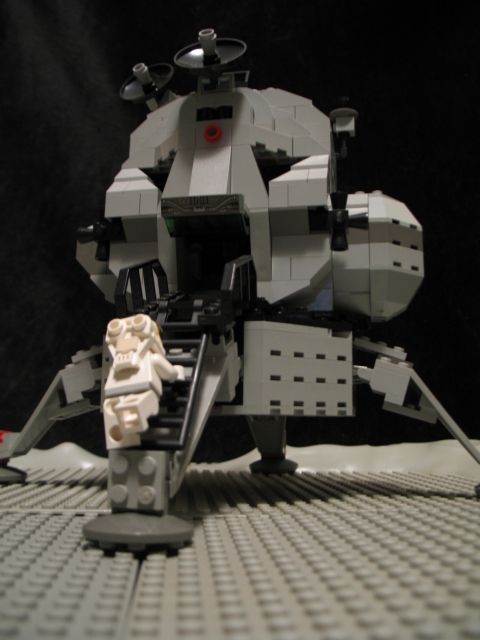 lunar_lander_moc_01.jpg