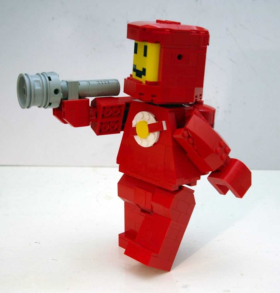 red-spaceman-maxifig-00.jpg