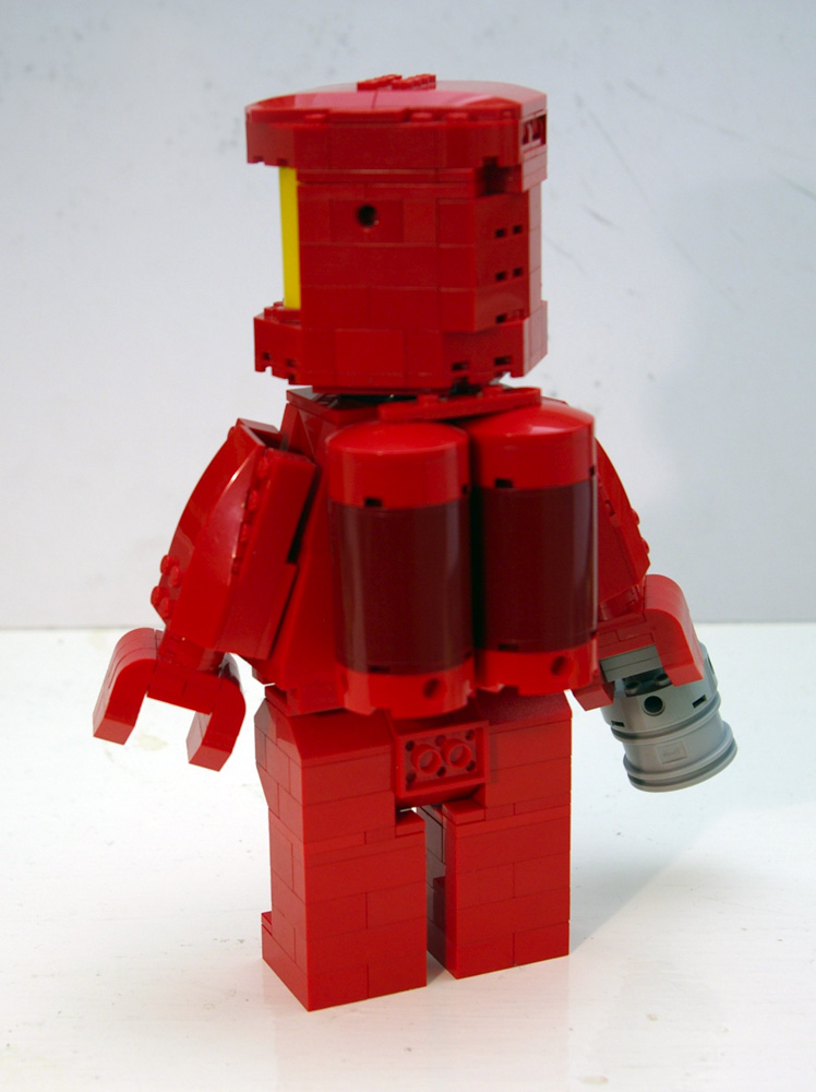 red-spaceman-maxifig-03.jpg