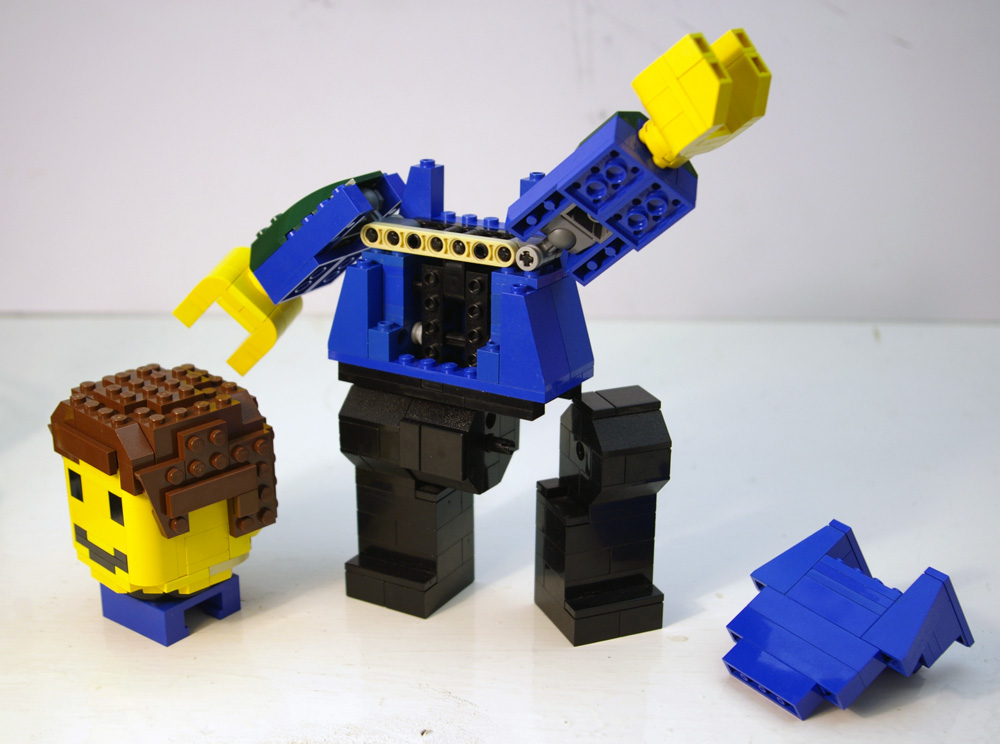town-maxifig-take-apart.jpg