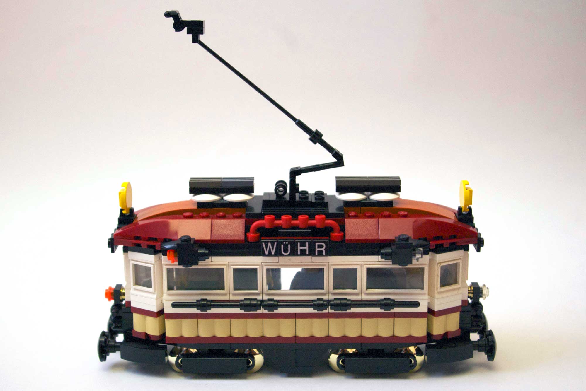 2-tram-right.jpg