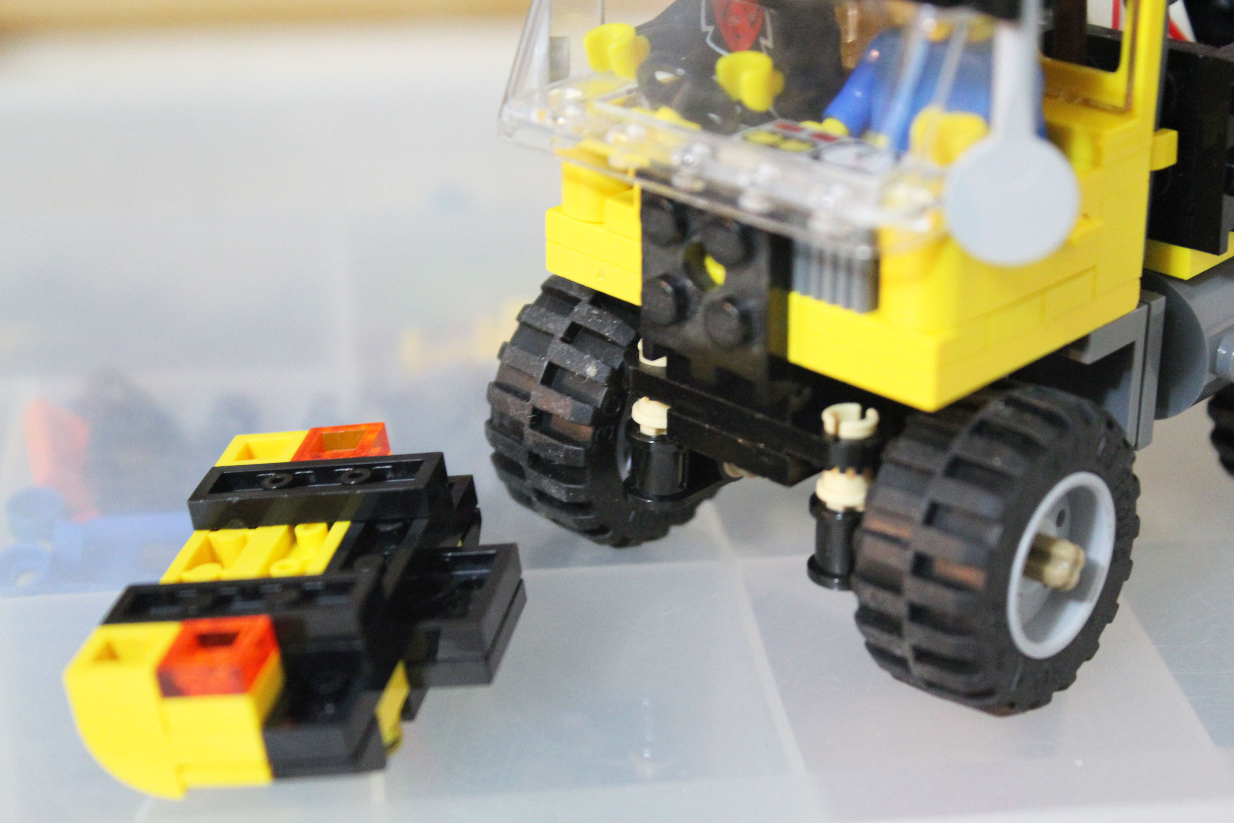 unimog-takeapart-front.jpg