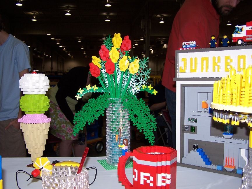 trainandtoyshowmay2006_005.jpg
