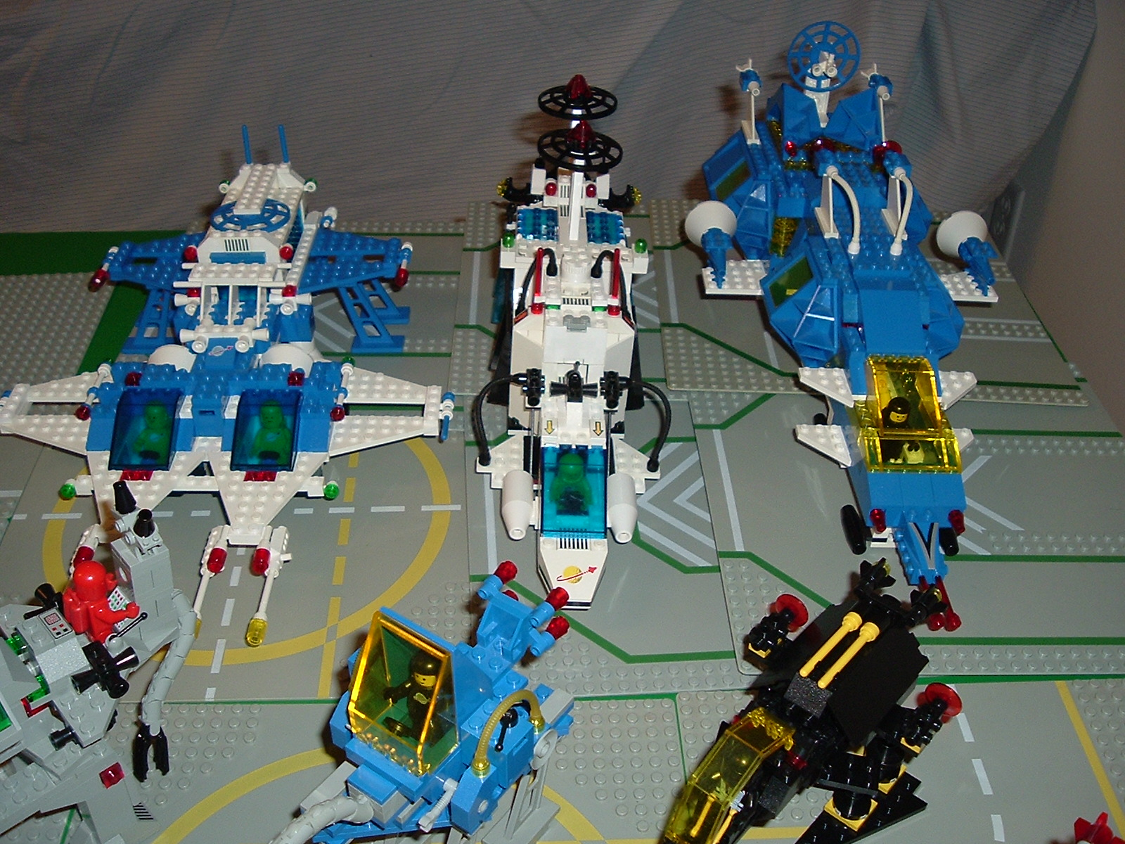 spaceships1.jpg