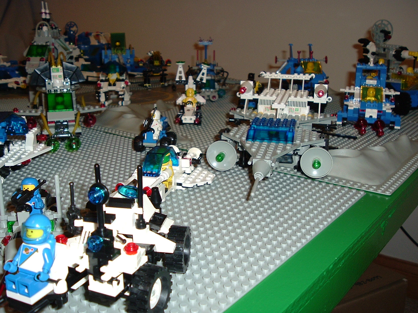 spaceships2.jpg