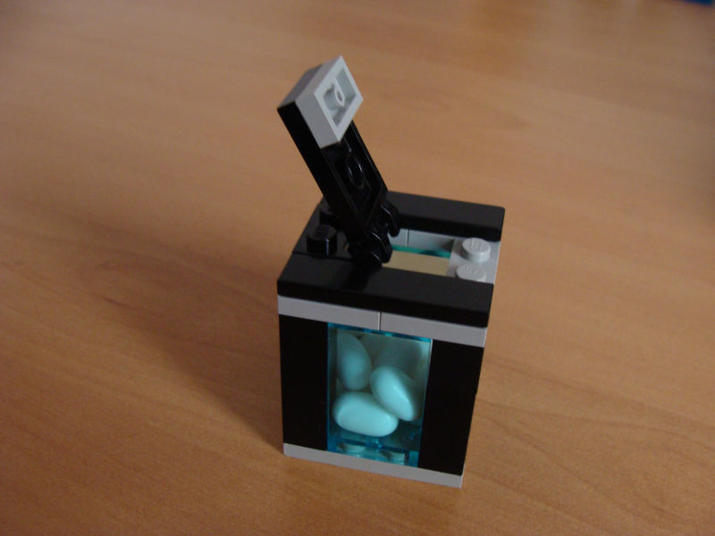lego_tic_tac_box_03.jpg