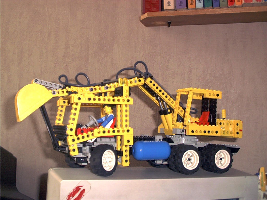 excavator00.jpg