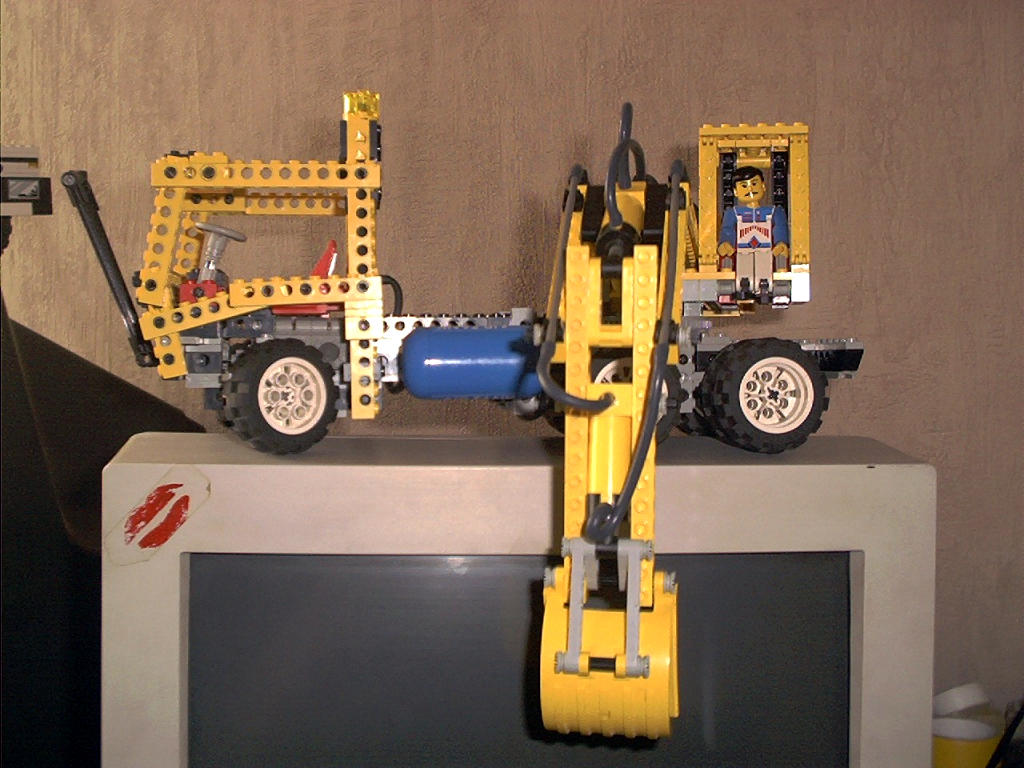 excavator02.jpg