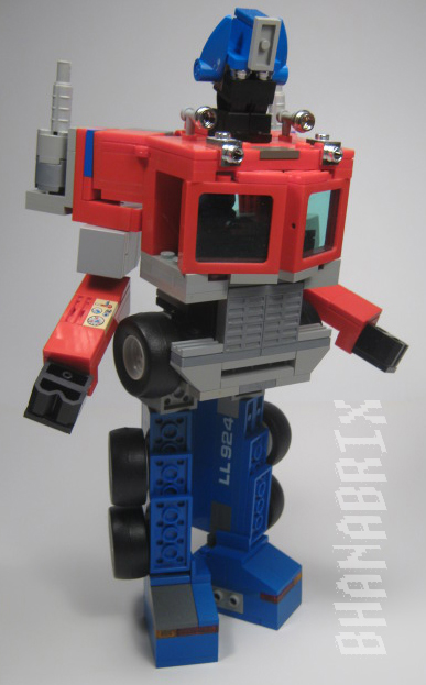 bhanabrix-optimusprimetransform-003_san.jpg