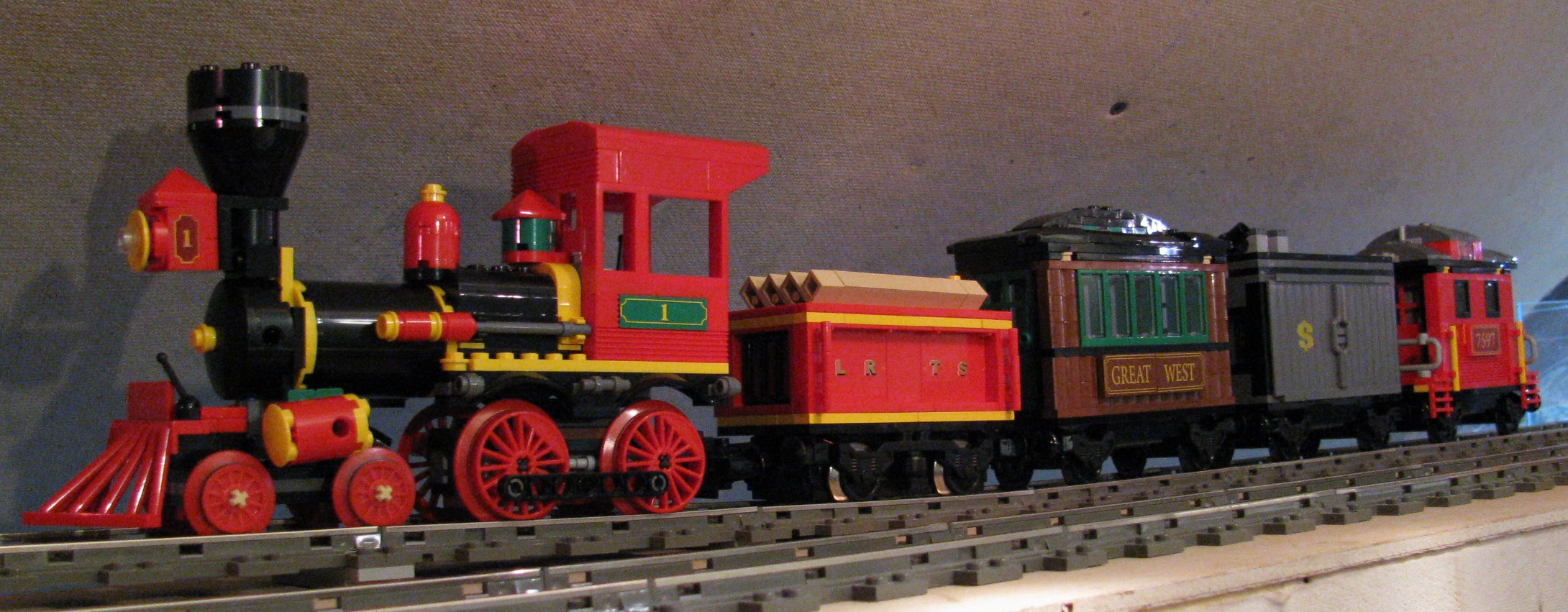 7595_powered_consist.jpg